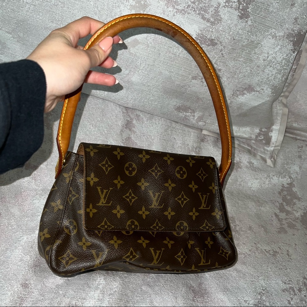 Louis Vuitton mini looping purse